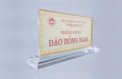 Biển chức danh mica